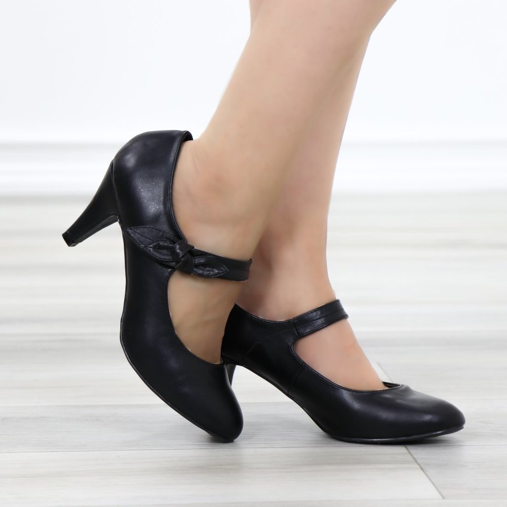 Rounded Toe Vintage Style Low Heels Bow Strap Dress Black Pump